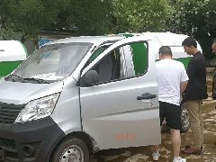 一朵运社区为民服务站到本公司采购垃圾清运车